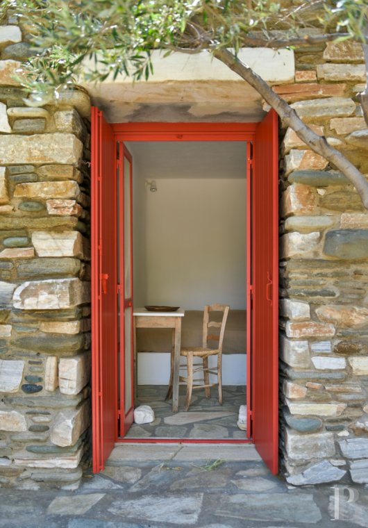 Three former sheepfolds united by a beautiful spirit by the sea in Tinos, the Cyclades - photo  n°13